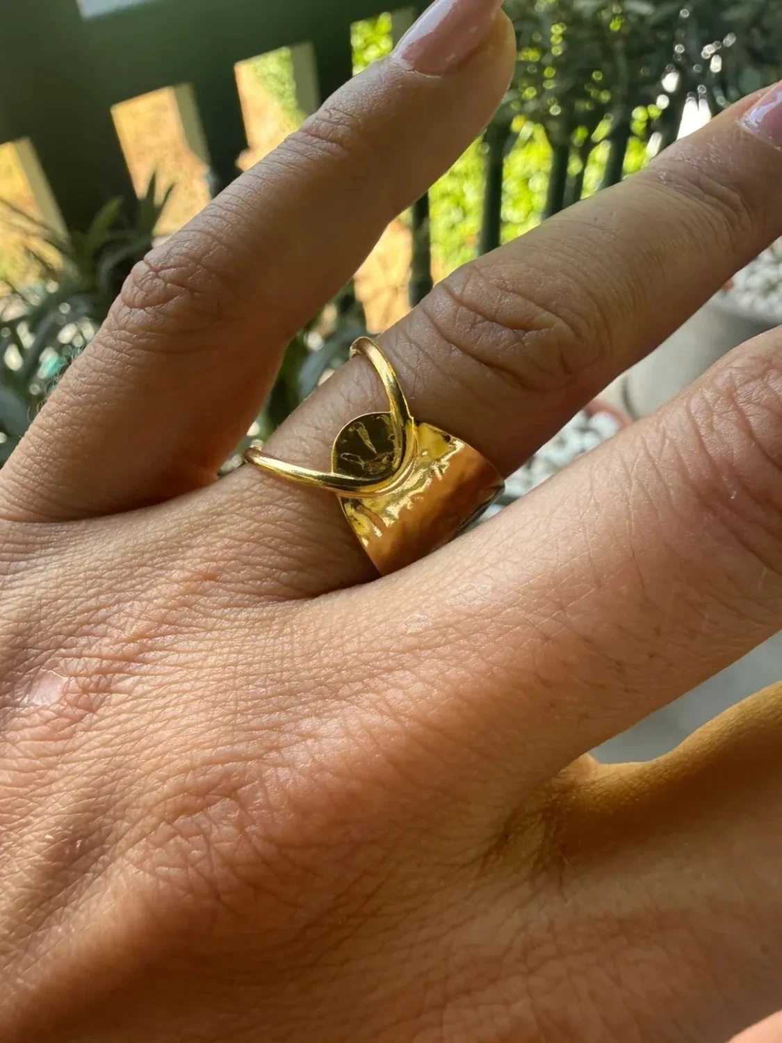 Bague dorée ajourée